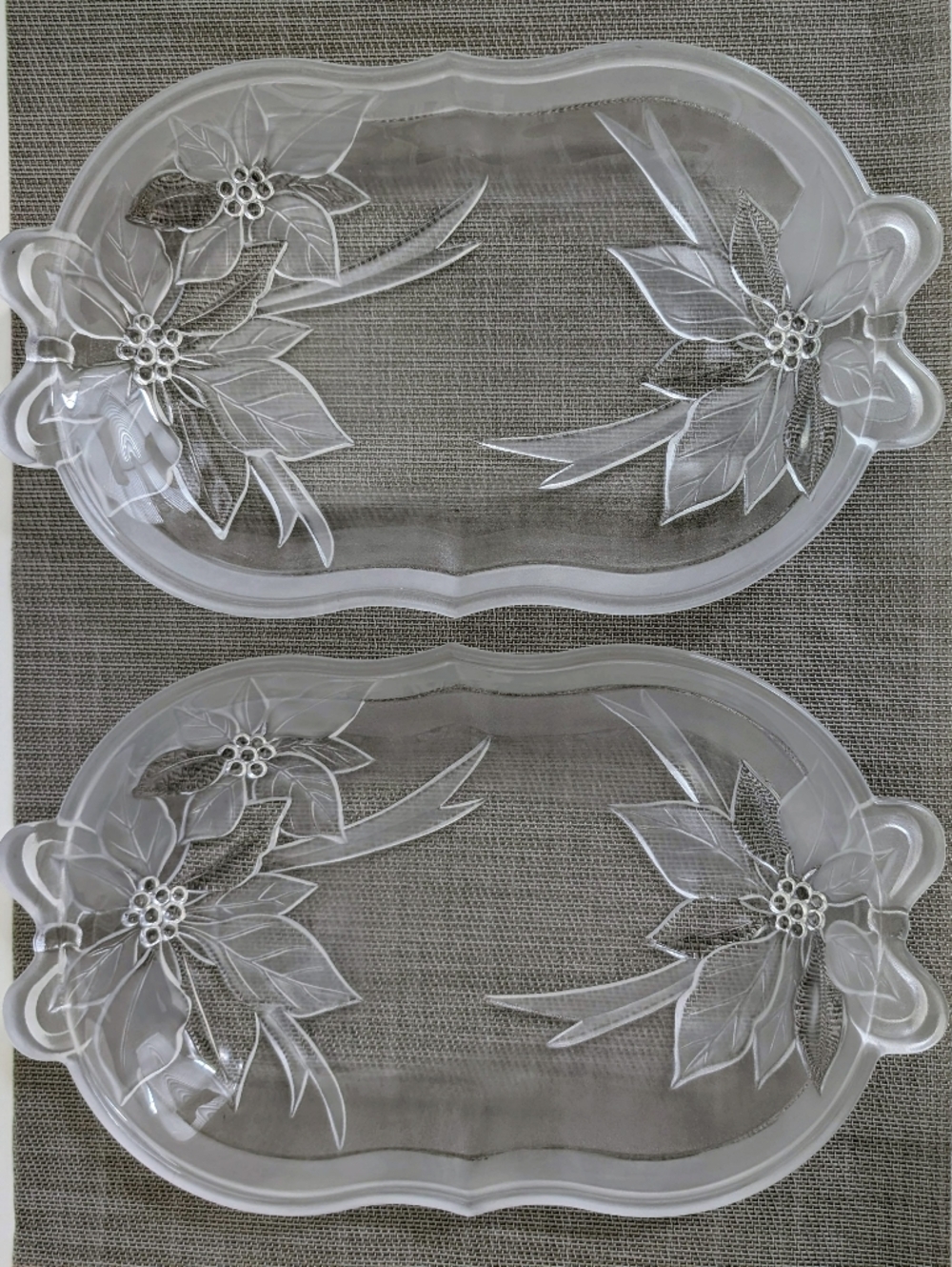 Mikasa Edged Glass Poinsettia Serving Dish Platter Set of 2 Christmas Holiday
